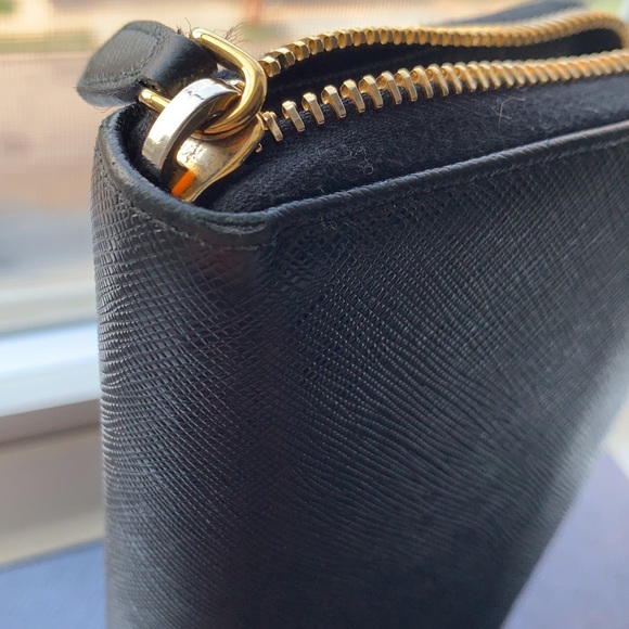 Authentic PRADA wallet - Picture 5 of 8